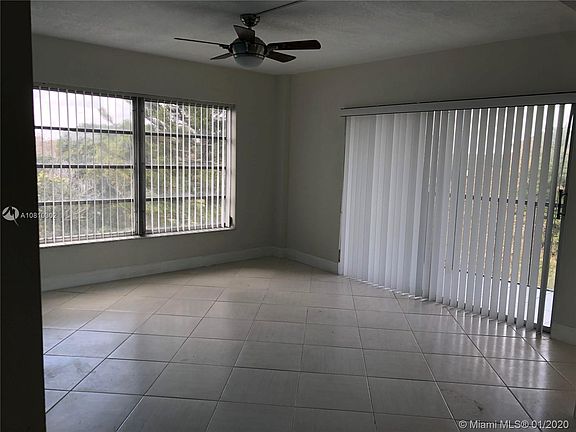 3rd image of 4172 Inverrary Dr APT 501