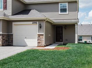 2542 Hearthstone Dr, Hampshire, IL 60140