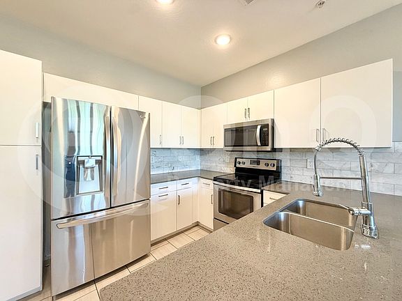 3rd image of 2342 E Hidalgo Ave