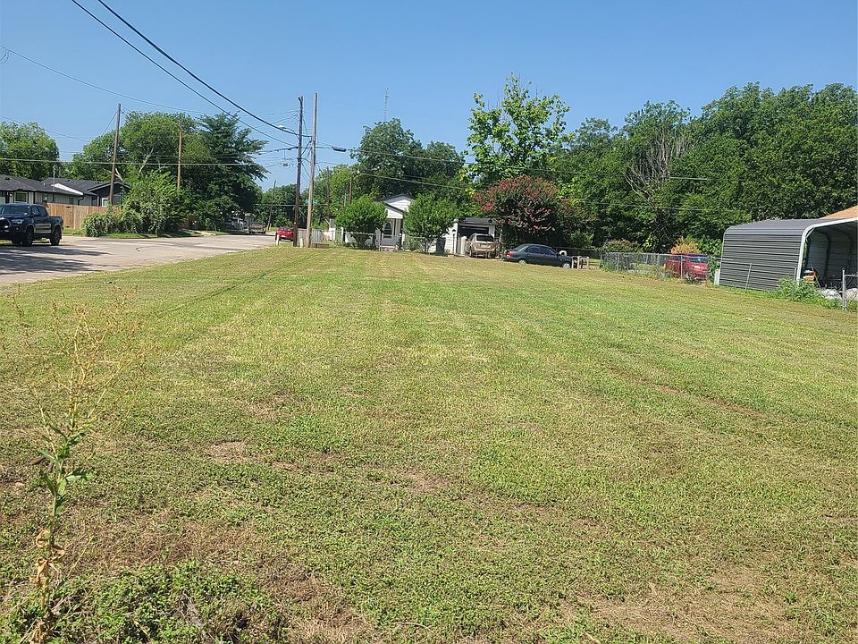 2nd image of 1201 Texas St