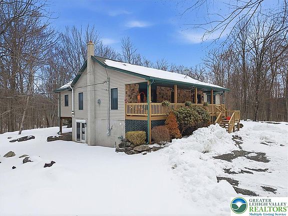 4th image of 134 Split Rock Rd