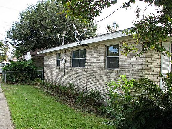 2nd image of 1401 Maplewood Dr
