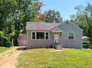 1914 Bainbridge Dr, Saint Louis, MO 63133