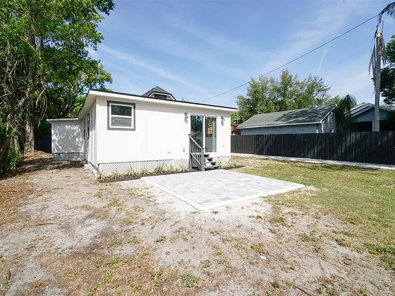 437 N Shine Ave — Photo 19