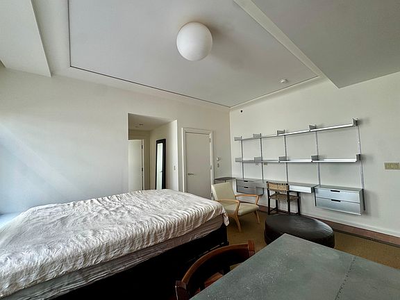 4th image of 55 Wall St #6-615