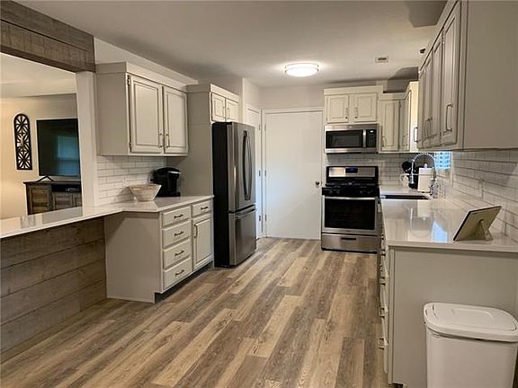 5th image of 4205 Beck Cir