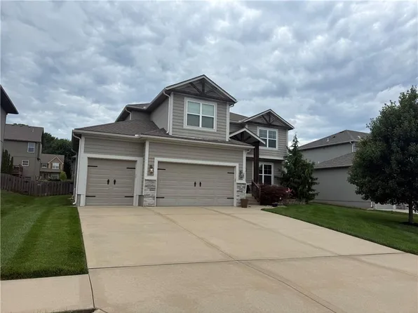 342 SE Highland Park Dr, Lees Summit, MO 64063