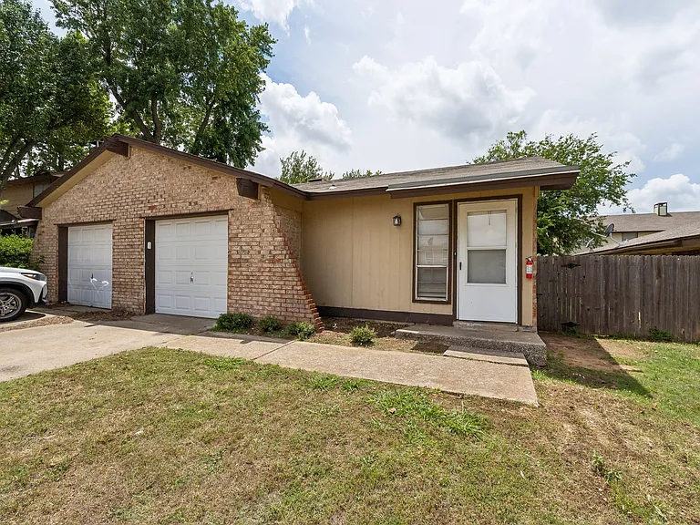 3807 Bradfred Dr #3809 — Photo 2