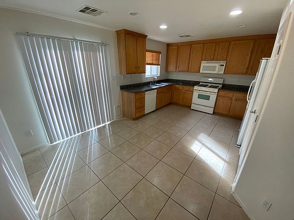 3rd image of 8261 Wildwood Glen Dr