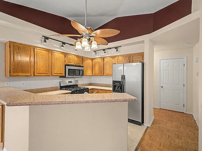 381 Manti Pl — Photo 8
