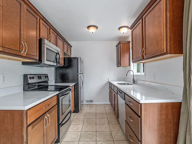 5620 Nebraska Way — Photo 6
