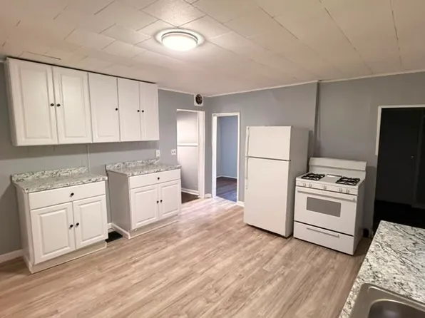 460 5th Ave APT 1, Troy, NY 12182