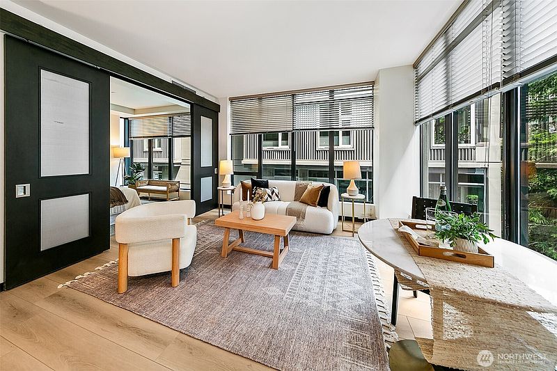 4th image of 2716 Elliott Avenue #605