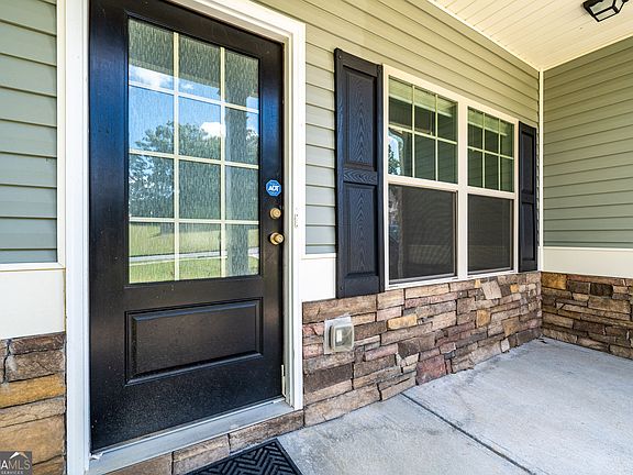 3rd image of 503 Riverbirch Ct
