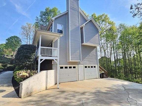 3rd image of 147 Oliver Dr