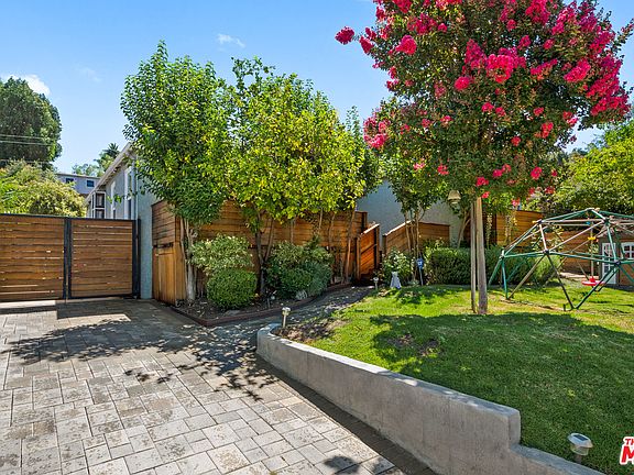 3rd image of 3962 Eureka Dr