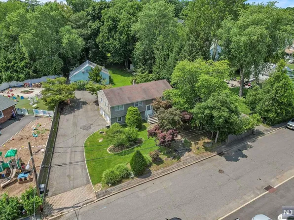 18 Williams St, Closter, NJ 07624