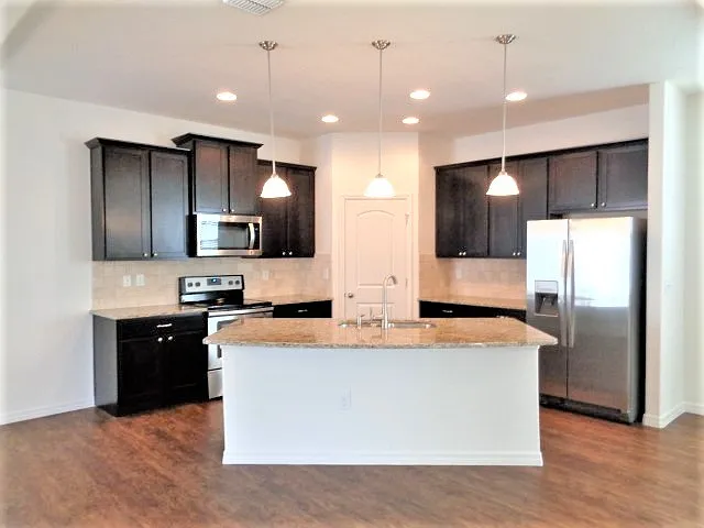 Building Photo - 11850 Thicket Wood Dr