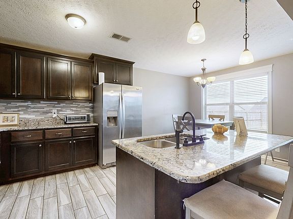 5th image of 1175 Freedom Dr