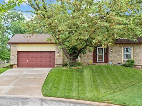 11169 Benson St, Overland Park, KS 66210