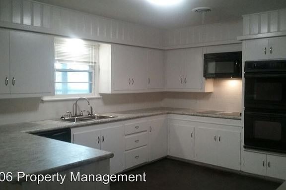 4th image of 4915 14th St