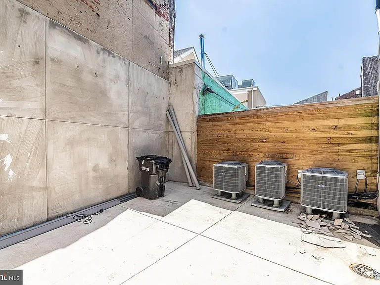 1223 Leopard St #1 — Photo 13