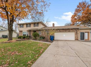 4520 Jersey Ridge Rd, Davenport, IA 52807