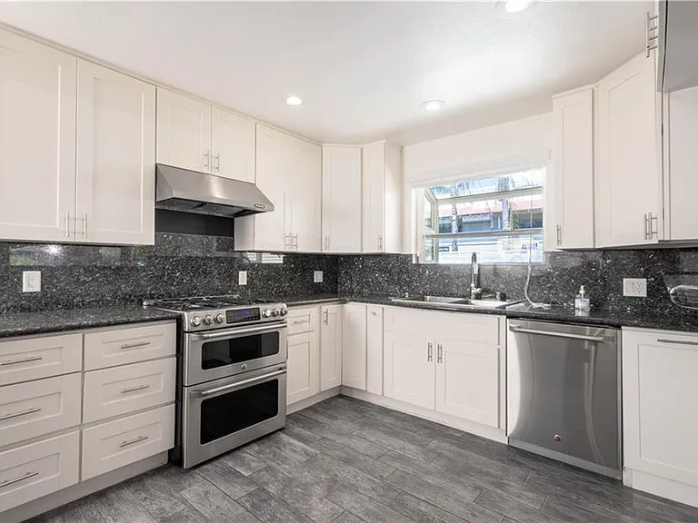 1042 San Juan St #1-2-6 — Photo 9