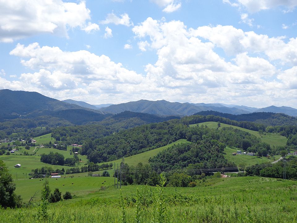 Beautiful Mtn views.