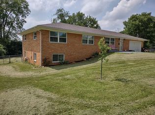 69 Skyline Dr, Enon, OH 45323