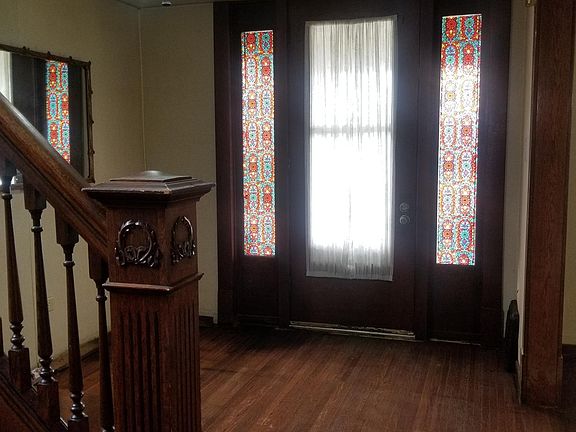 2nd image of 301 Union Ave