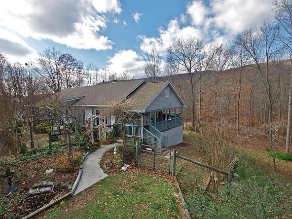 5th image of 272 Woodpecker Ln