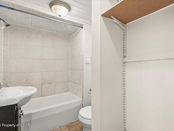 4th image of 914-916 Madison Ave