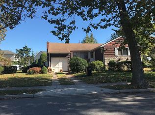 33 Janet Pl, Valley Stream, NY 11581