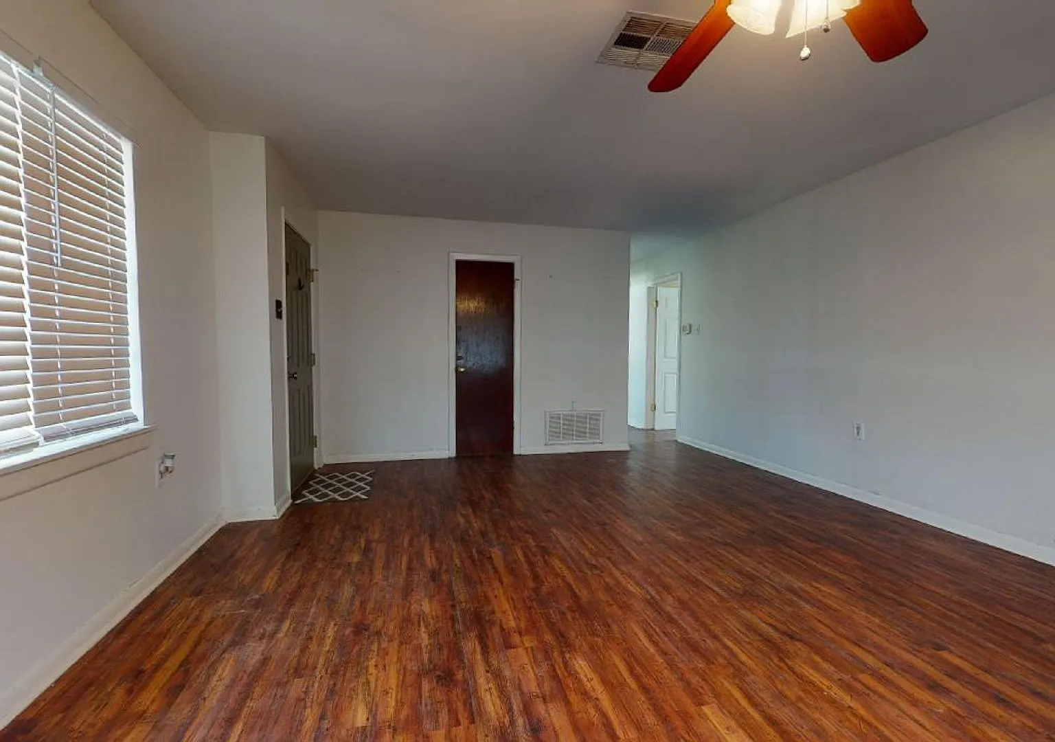 1105 Palasota — Photo 1