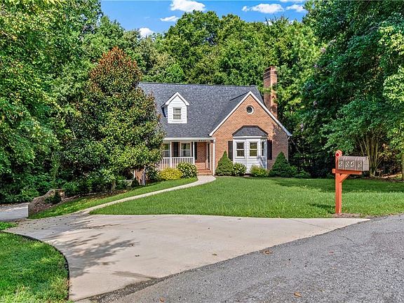 3rd image of 6045 Stone Bluff Dr