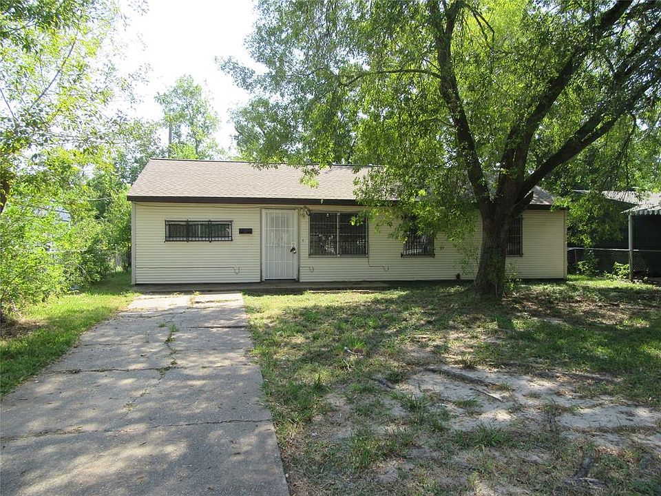 1st image of 8123 Glenhollow Dr