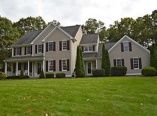 57 Douglas Dr, Saunderstown, RI 02874