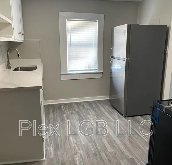 1 Union Ct — Photo 3