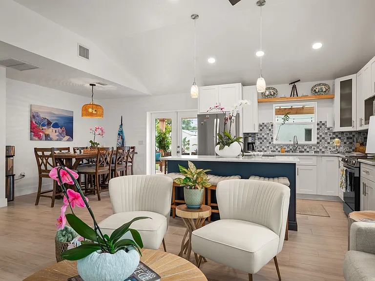 14032 N Bayshore Dr — Photo 4