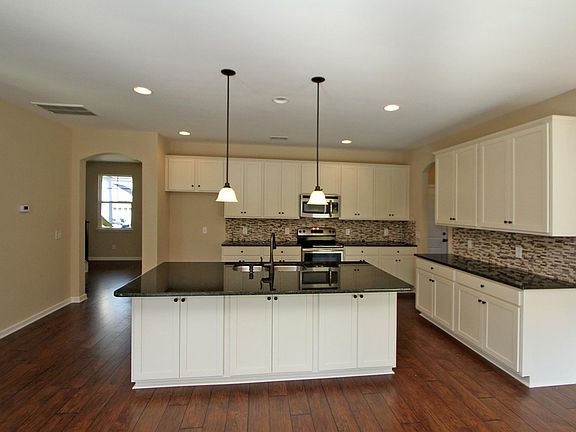2nd image of 105 Long Needle Estates Ln