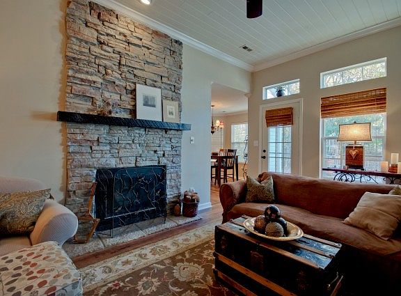 4th image of 305 Willow Wood Ct