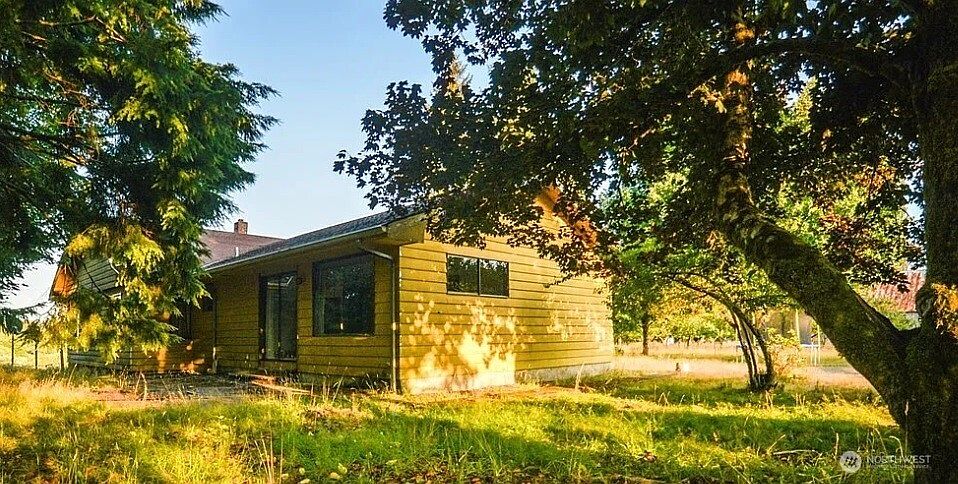 2nd image of 1052 Kirkpatrick Road