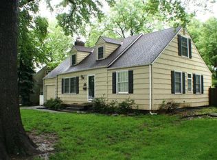 7109 Alhambra St, Prairie Village, KS 66208