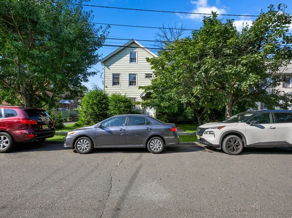 71 Maple St, Bloomfield, NJ 07003