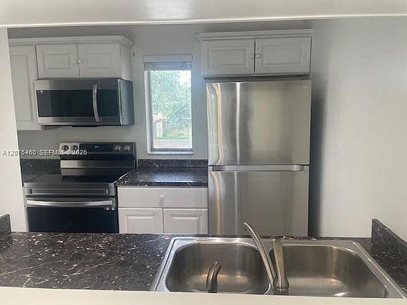 2nd image of 9962 Twin Lakes Dr #7-P