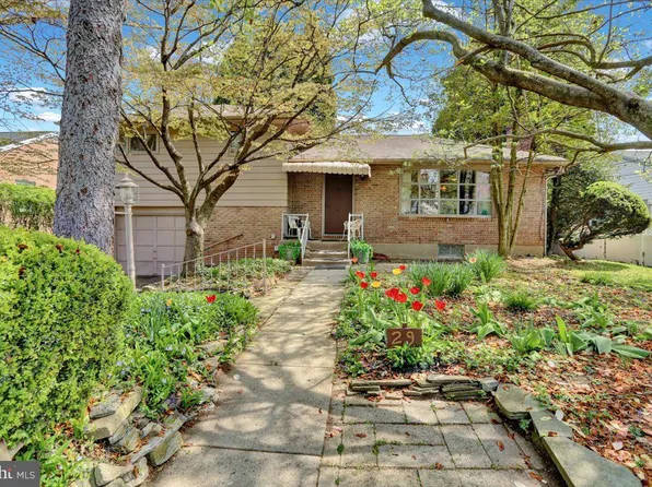 29 Keppel Ave, West Lawn, PA 19609