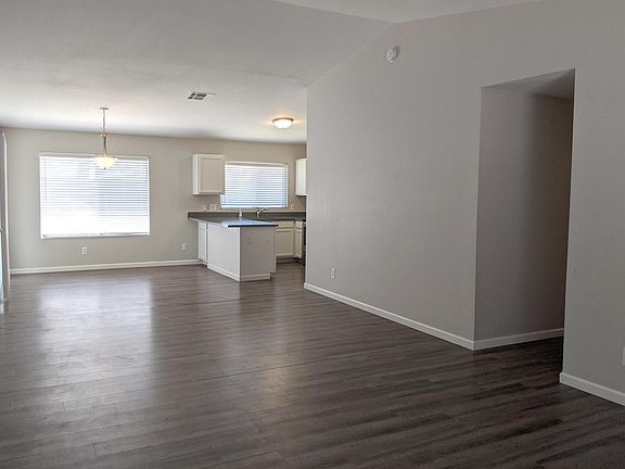 3rd image of 412 N Los Feliz Dr