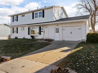 3211 44th St NE, Cedar Rapids, IA 52402