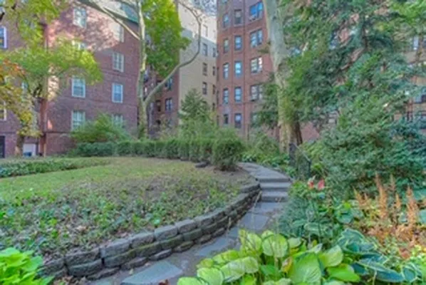 Sold by Compass | media 21